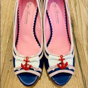 Shoes Size 7